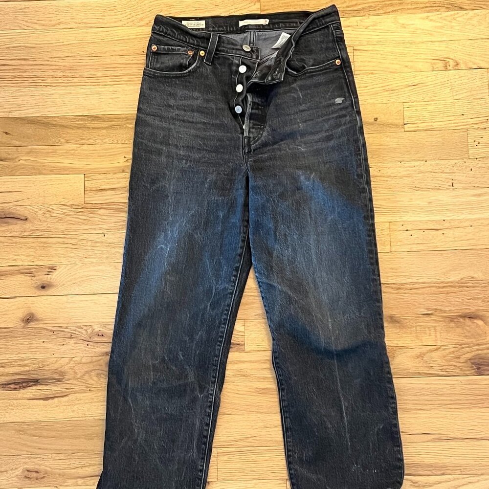 Black Levi's Ribcage Straight ankle size 28